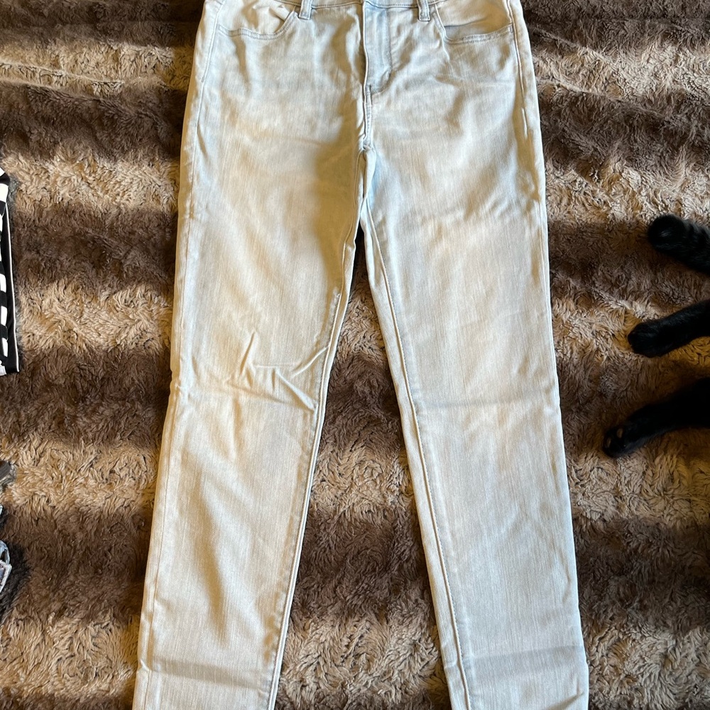 Light blue skinny American eagle jeans